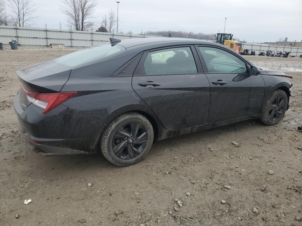 2022 Hyundai Elantra - Image 3