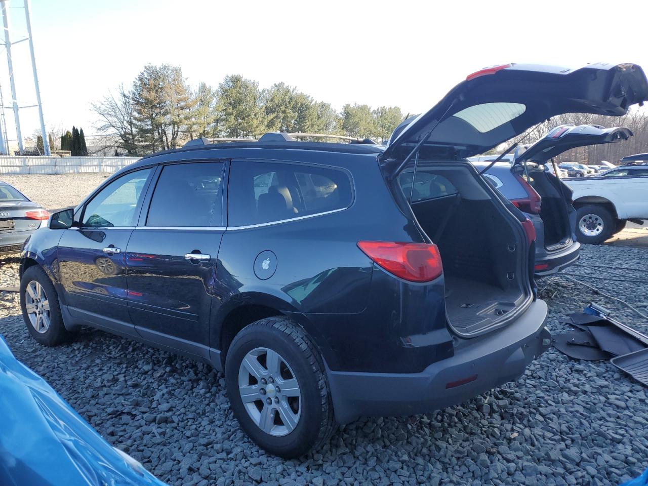 2010 Chevrolet Traverse - Image 2