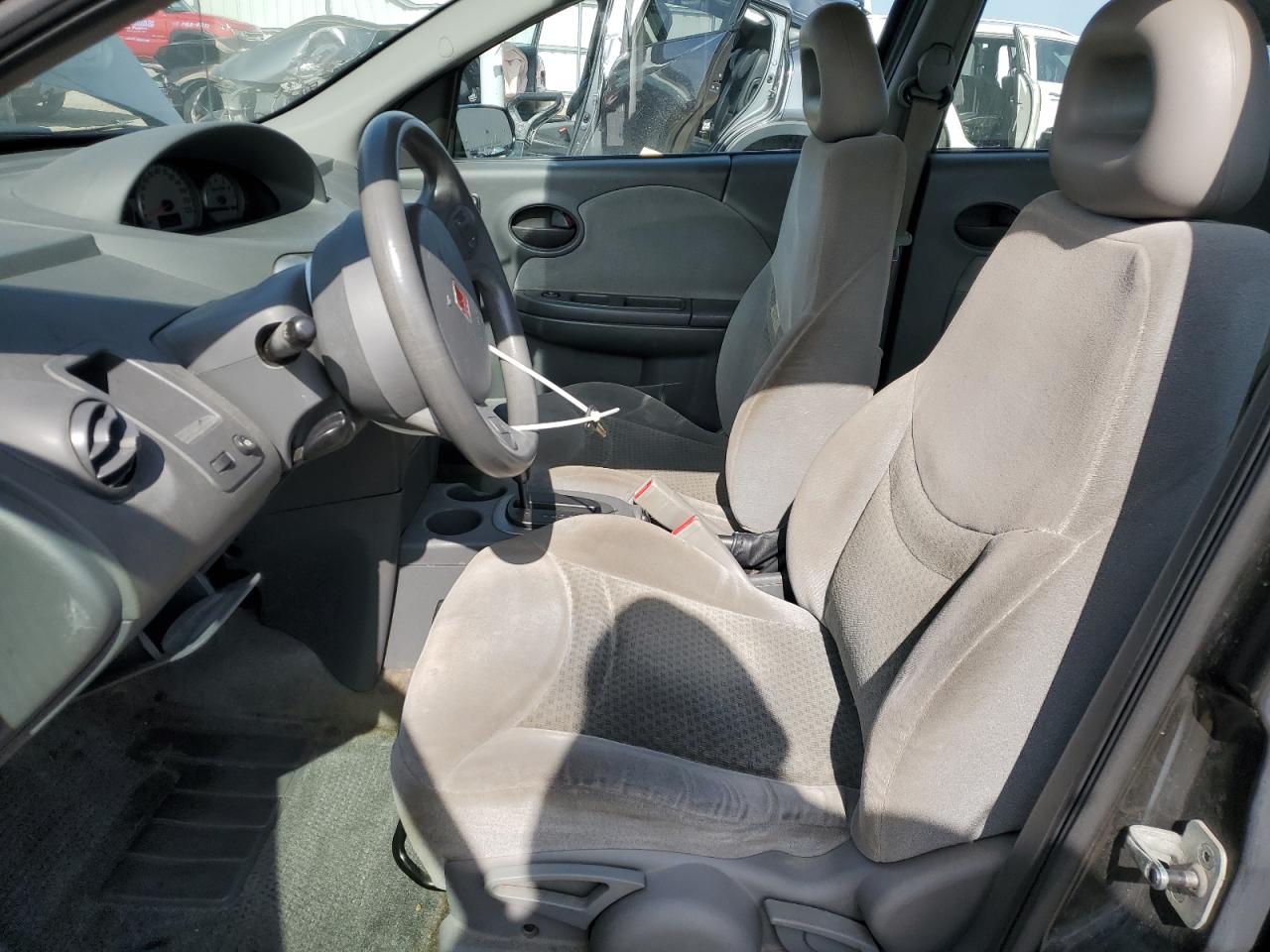 2004 Saturn ION - Image 7