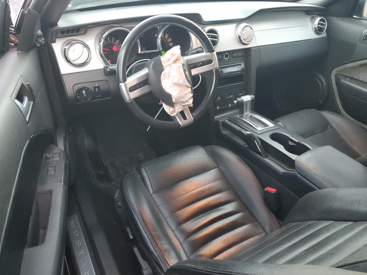 2006 Ford Mustang - Image 8