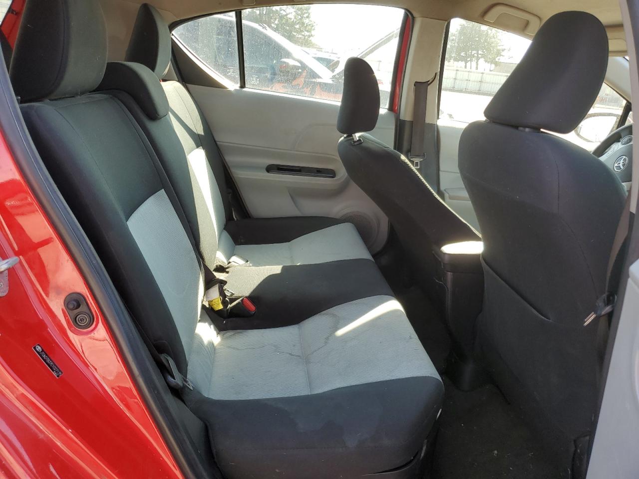 2012 Toyota Prius - Image 10