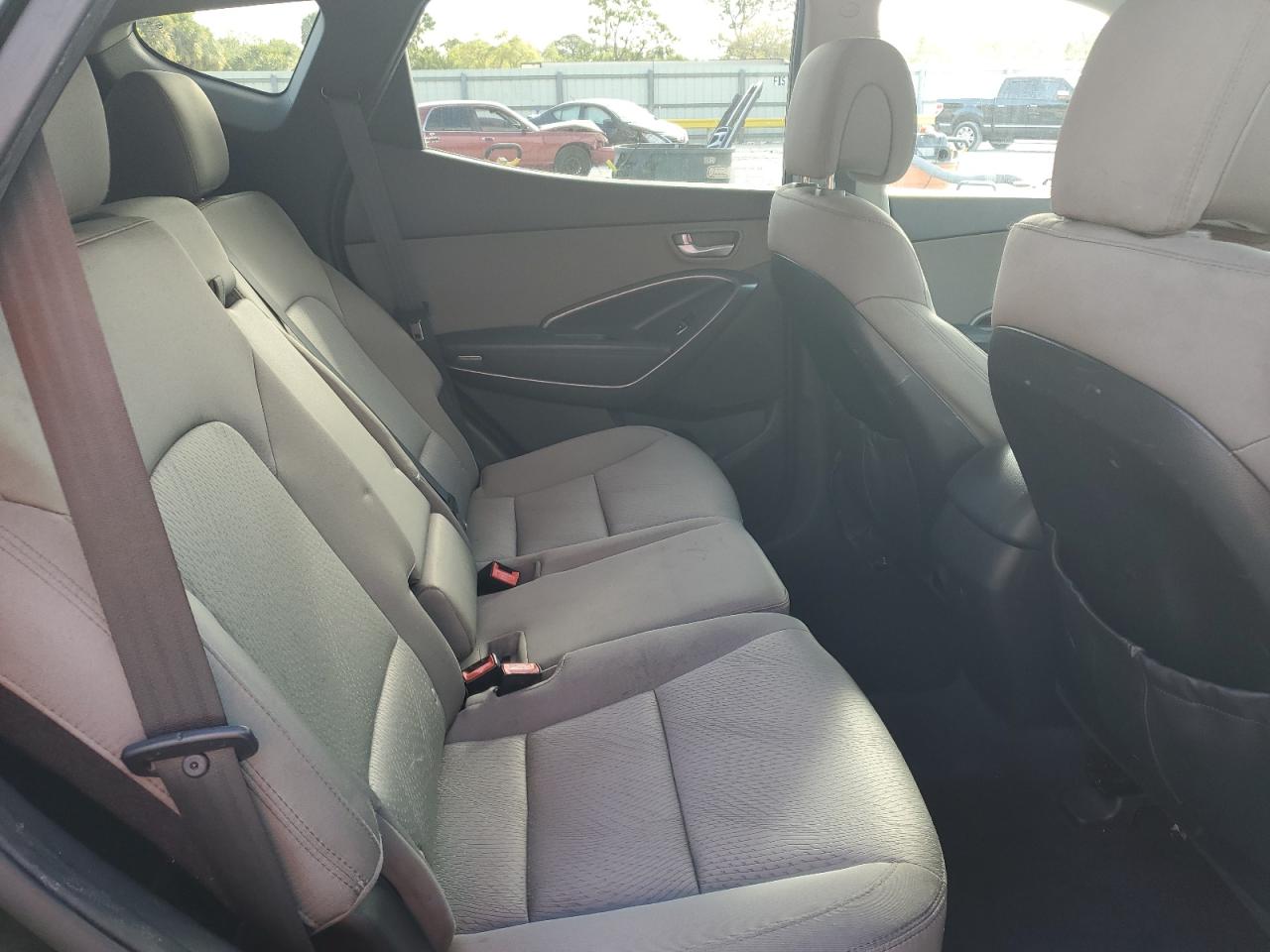 2013 Hyundai Santa Fe - Image 11