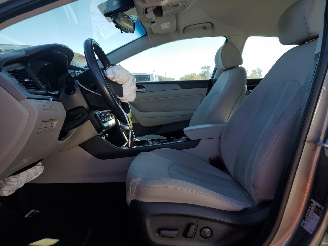 2019 Hyundai Sonata - Image 7