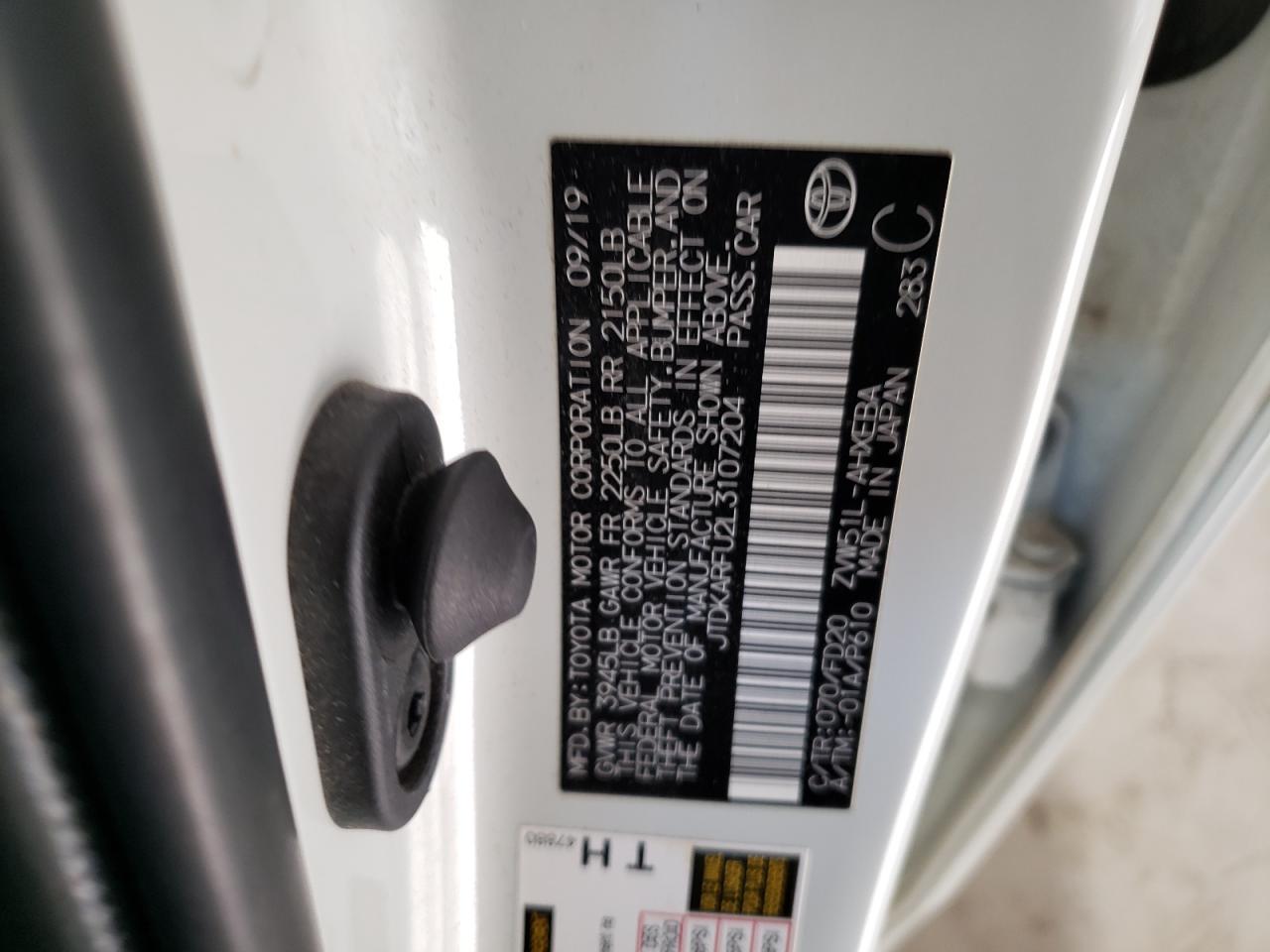 2020 Toyota Prius - Image 12