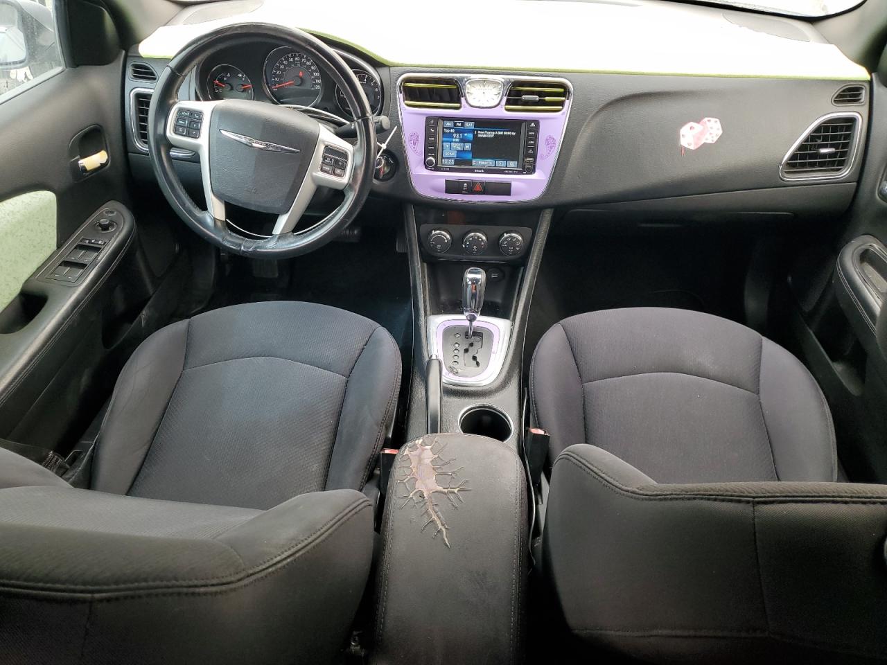 2013 Chrysler 200 - Image 8