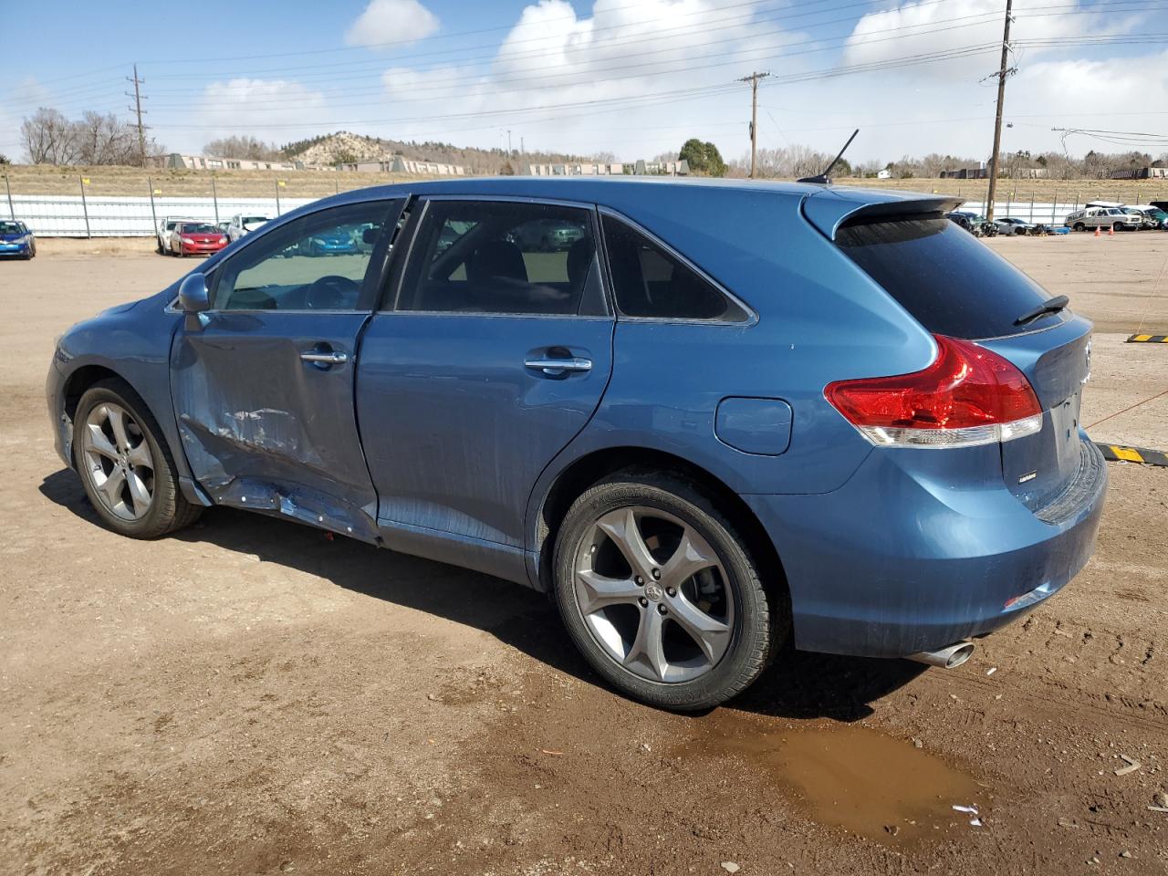 2010 Toyota Venza - Image 2