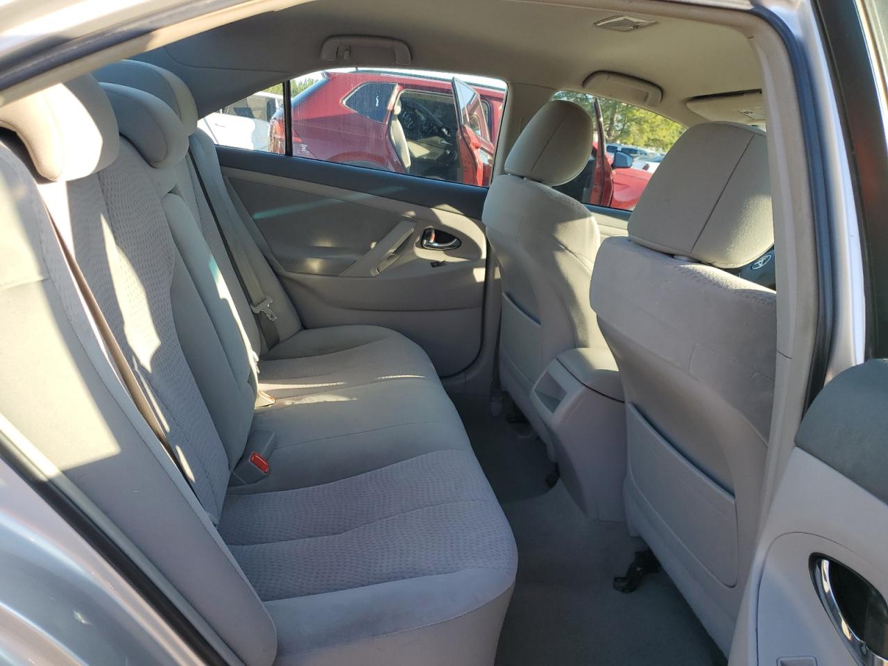 2011 Toyota Camry - Image 10