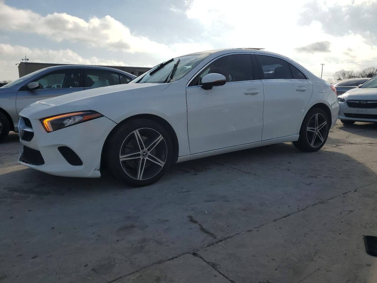 2019 Mercedes-Benz A-klasse - Image 1
