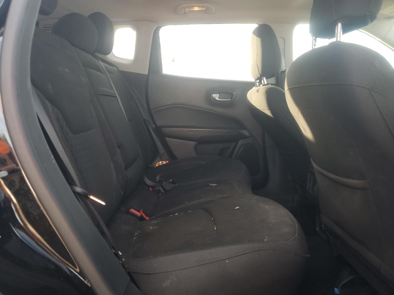 2020 Jeep Compass - Image 12