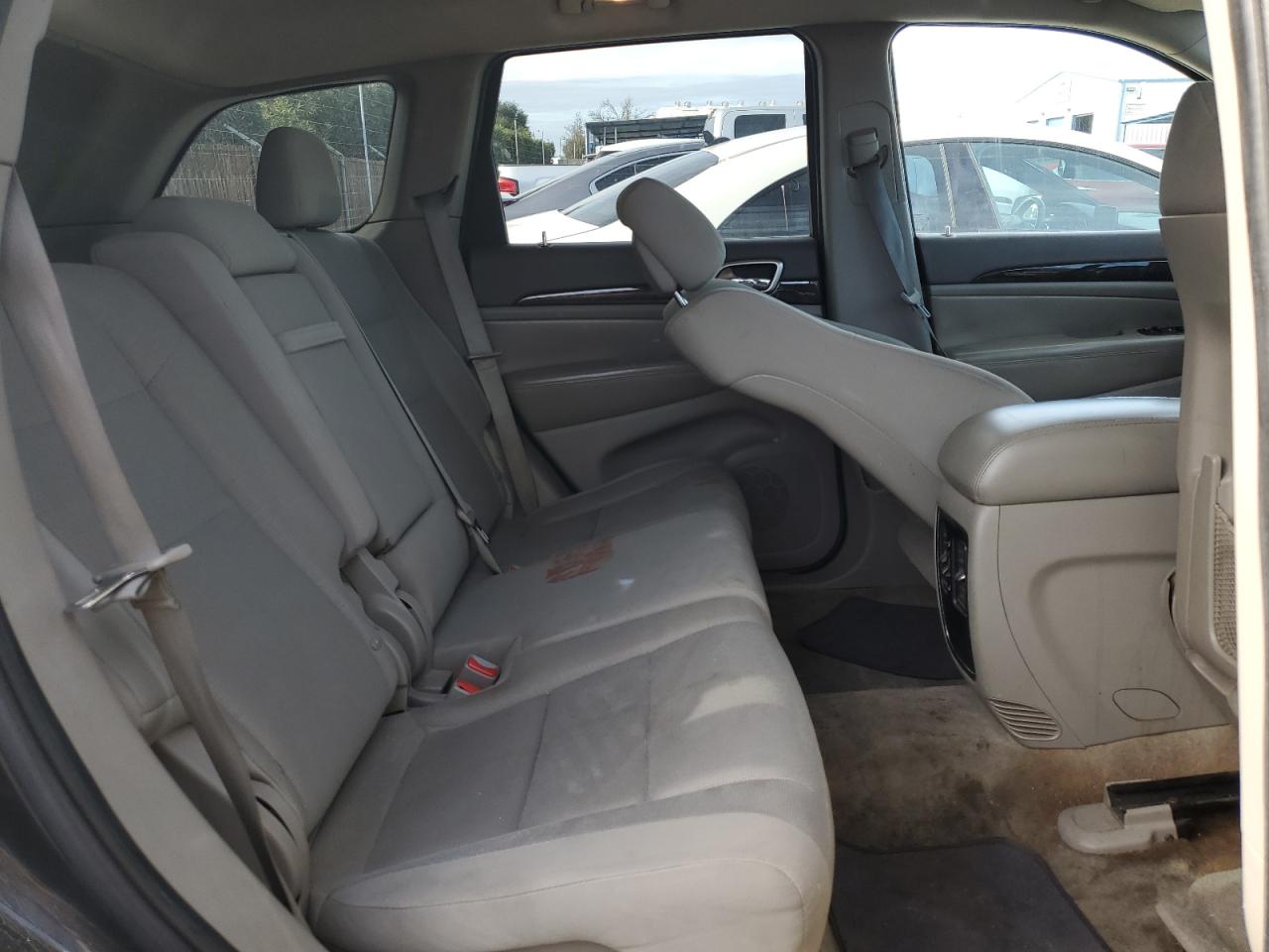 2011 Jeep Grand Cherokee - Image 11