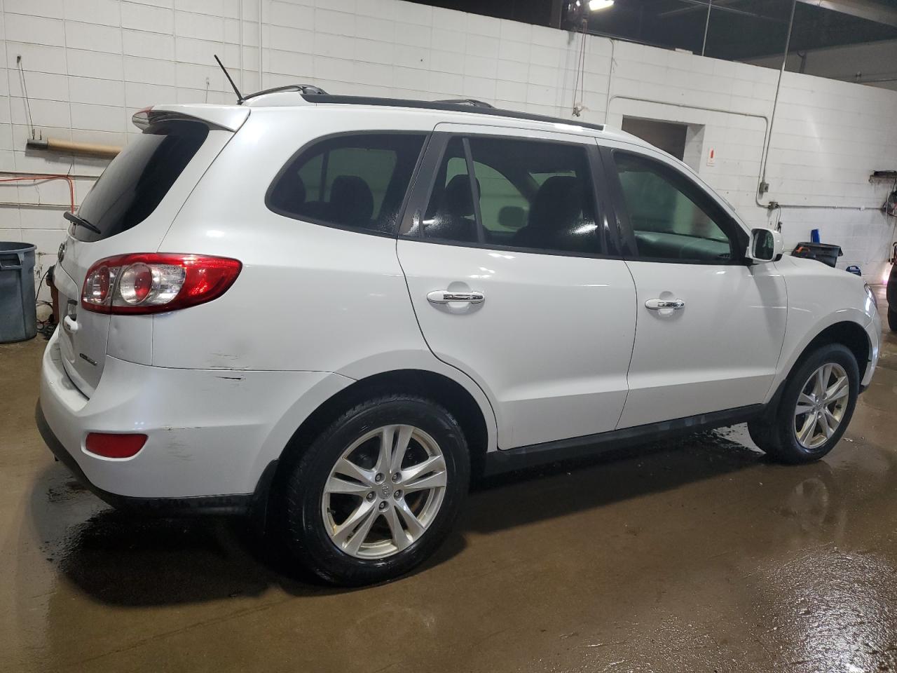 2012 Hyundai Santa Fe - Image 3