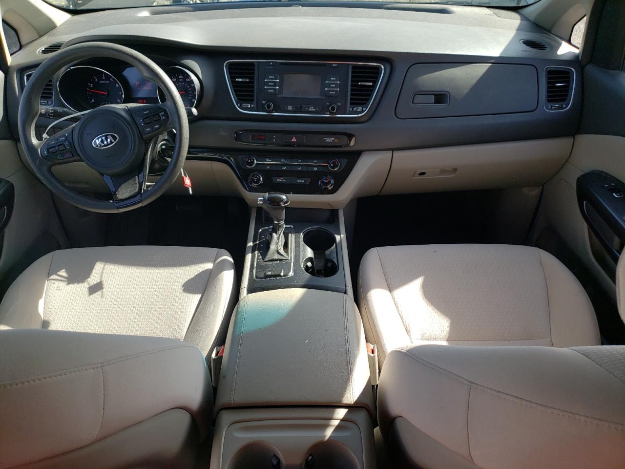 2017 Kia Sedona - Image 8