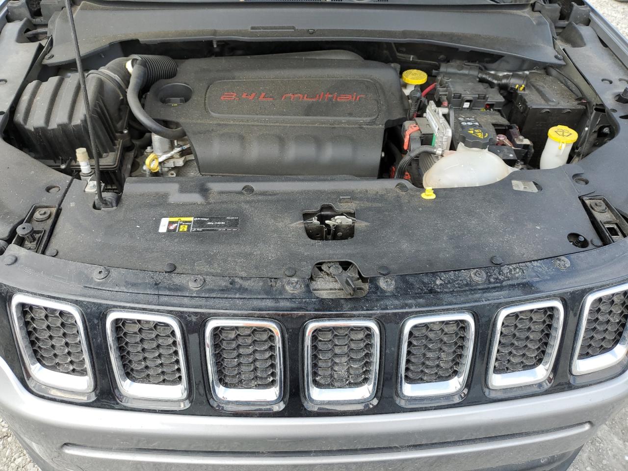 2017 Jeep Compass - Image 11