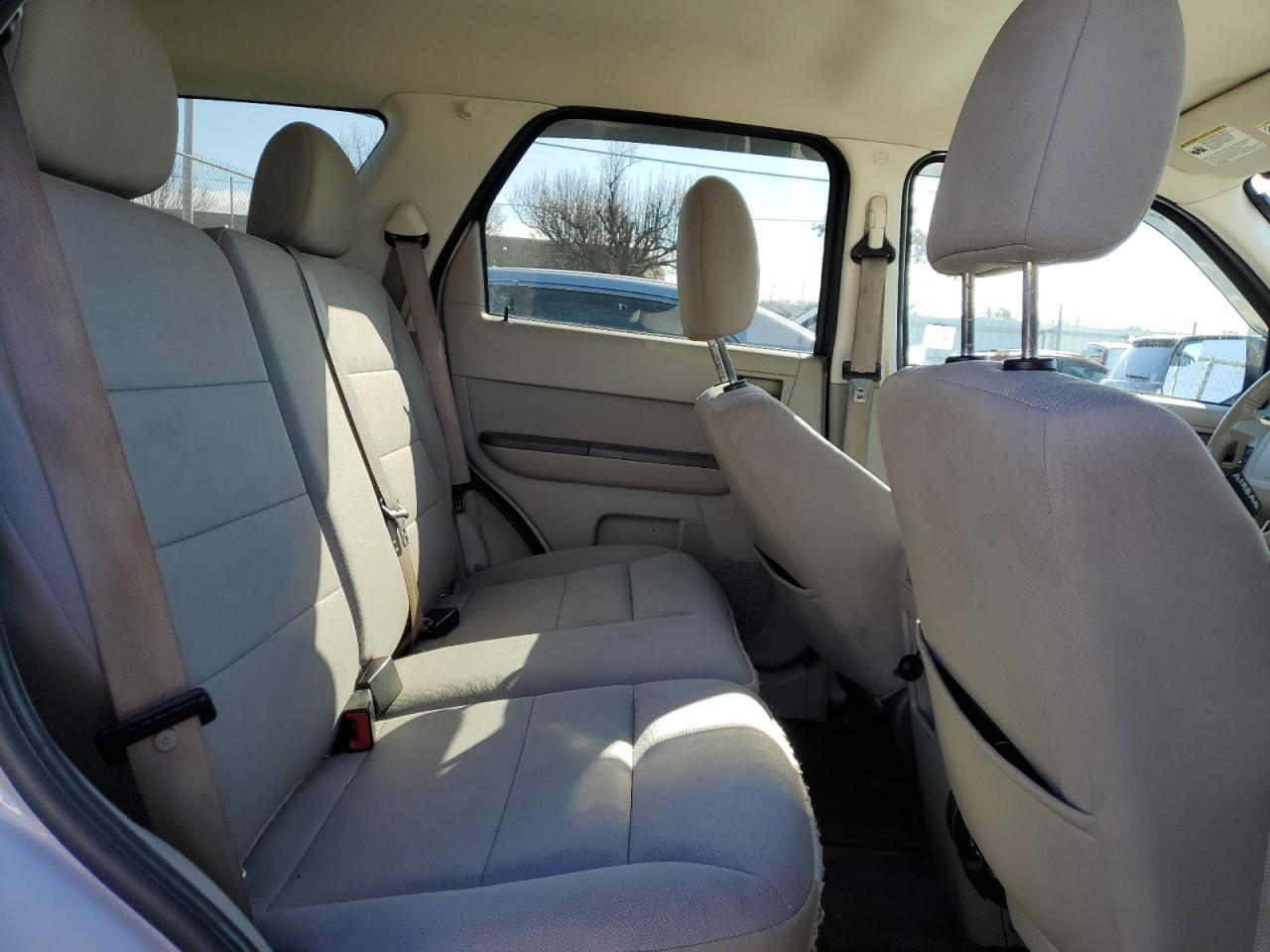 2011 Ford Escape - Image 11