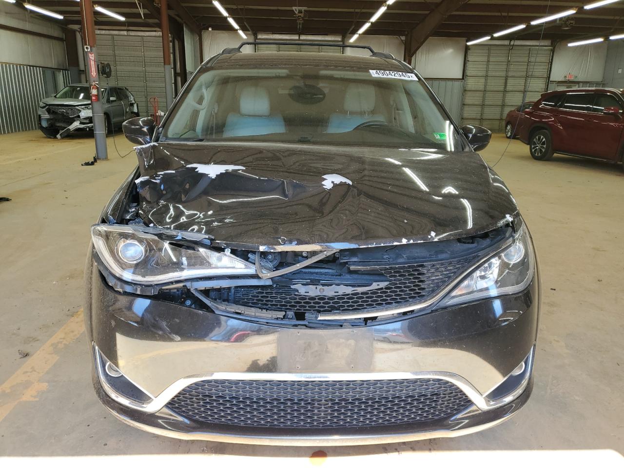2017 Chrysler Pacifica - Image 5