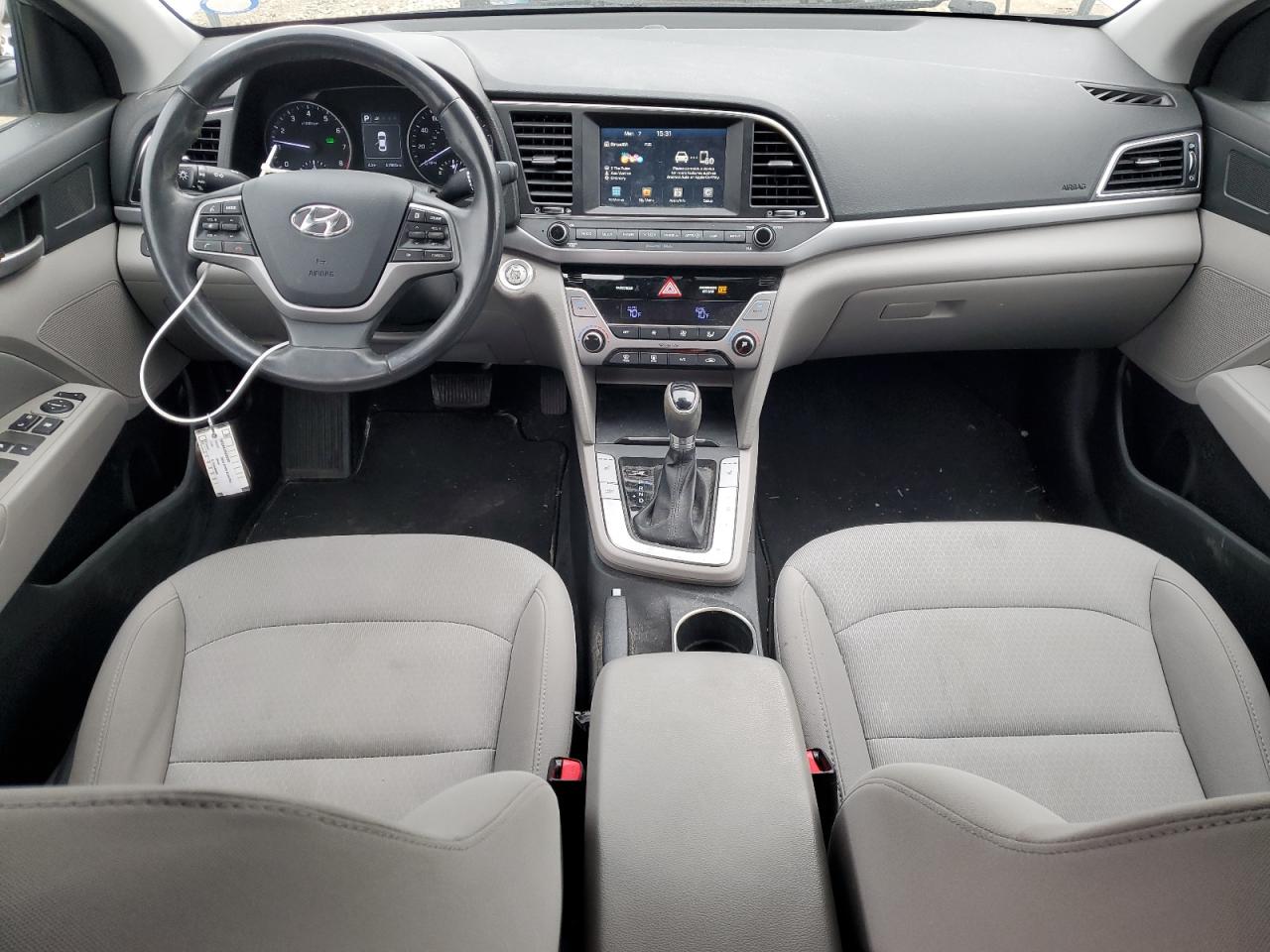 2018 Hyundai Elantra - Image 8