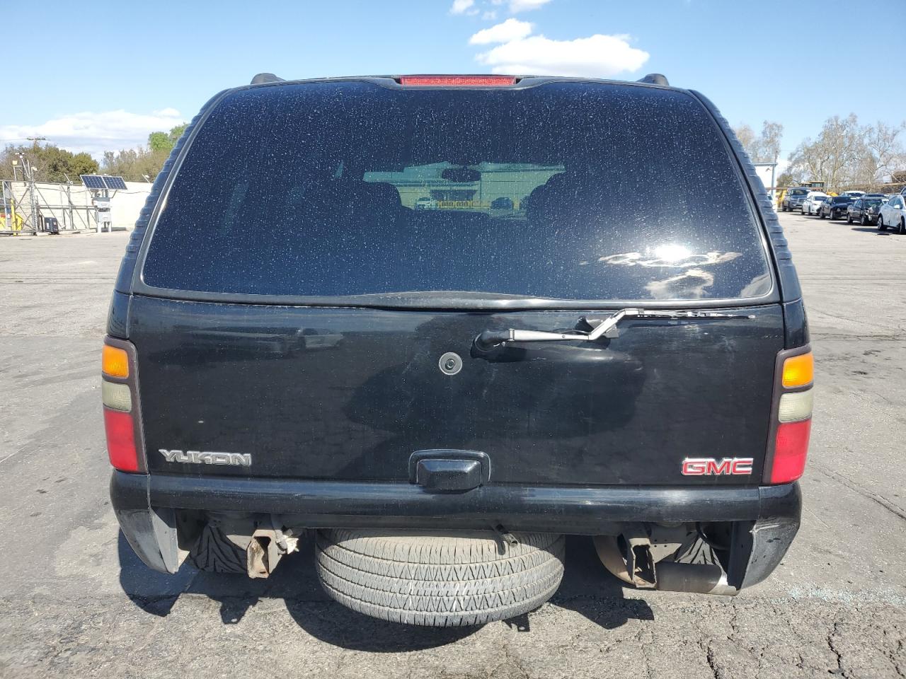 2004 GMC Yukon - Image 6