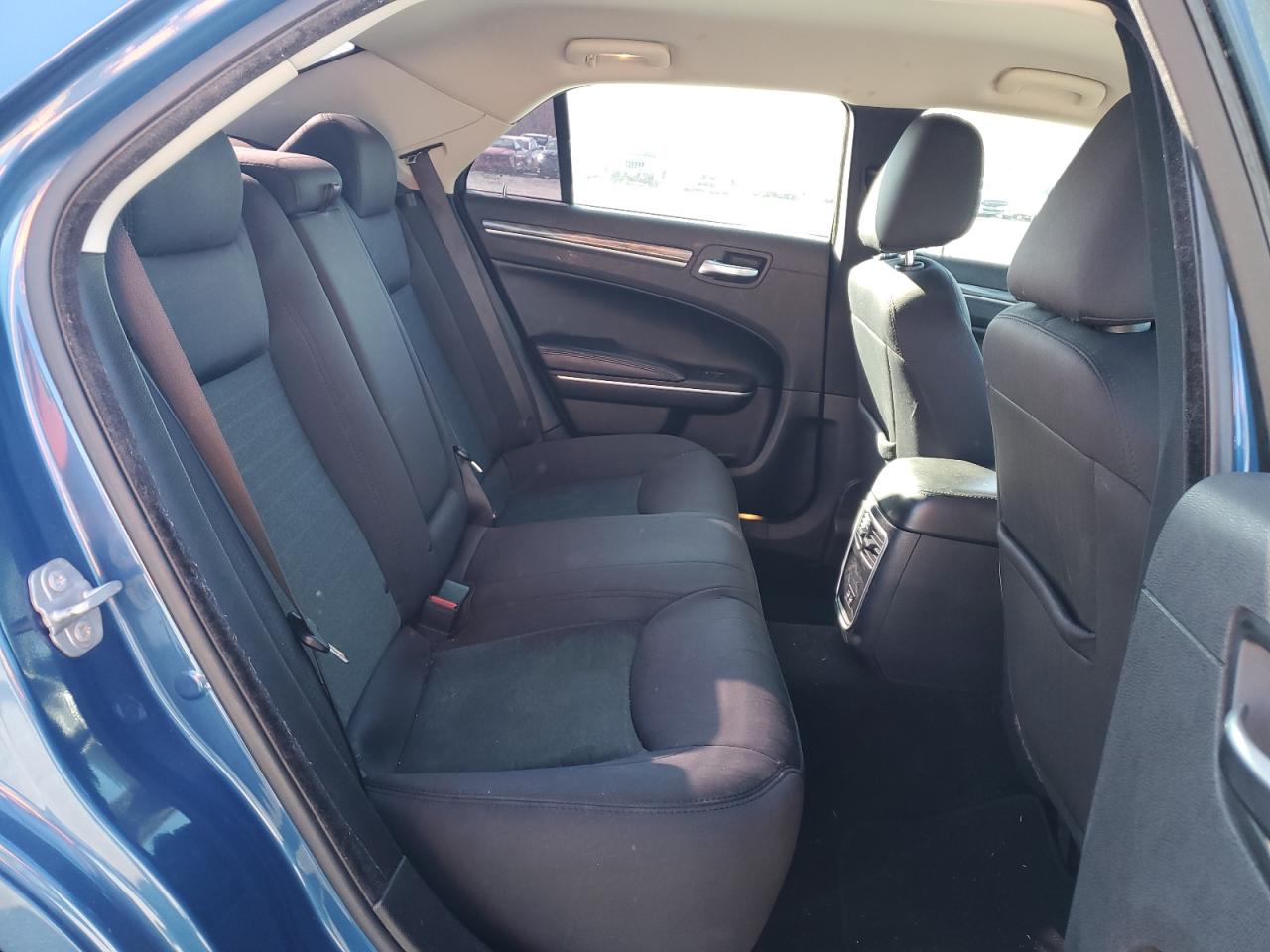 2021 Chrysler 300 - Image 11