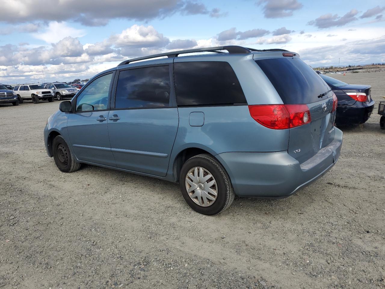 2006 Toyota Sienna - Image 2