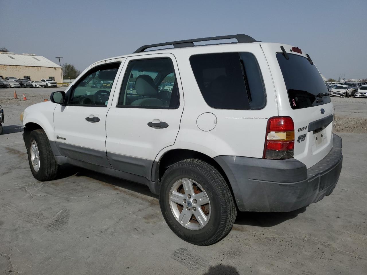 2007 Ford Escape - Image 2