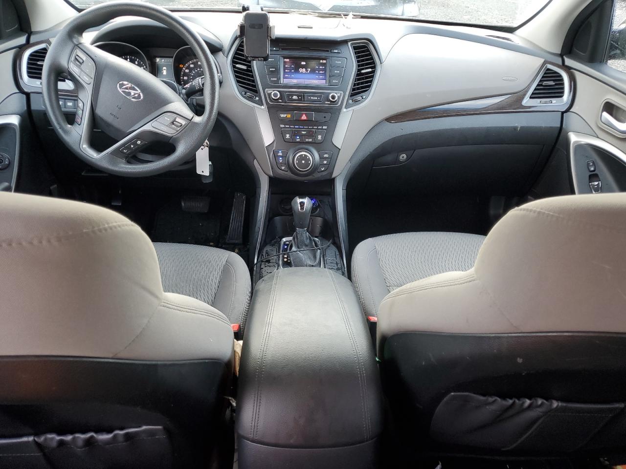2018 Hyundai Santa Fe - Image 8