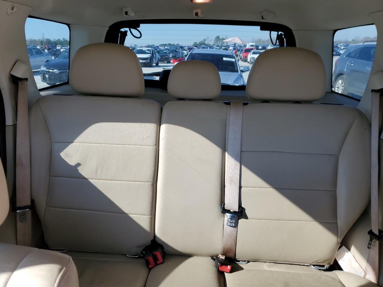 2010 Ford Escape - Image 10