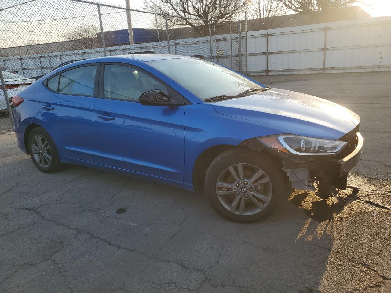 2017 Hyundai Elantra - Image 4