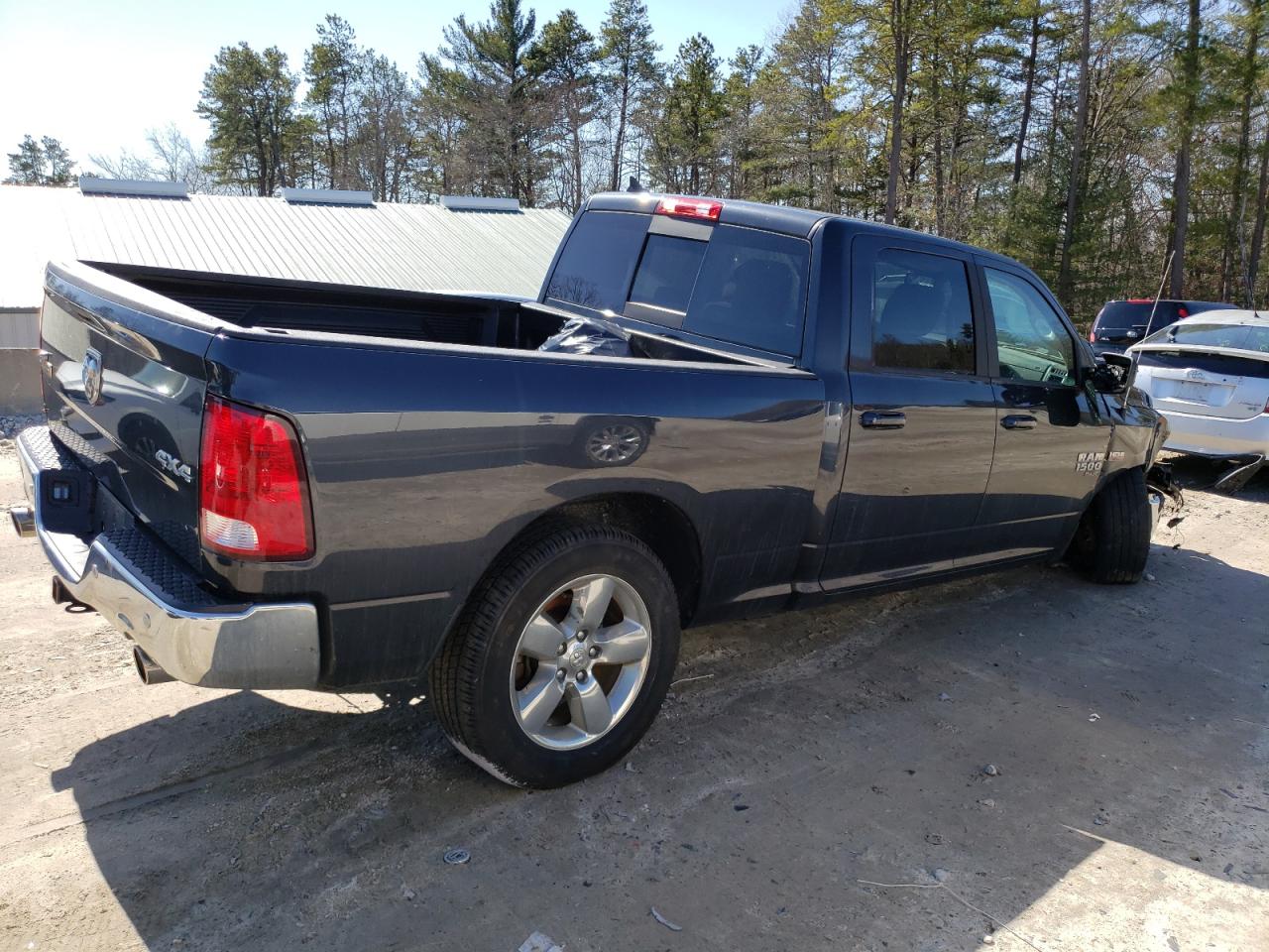 2019 RAM 1500 - Image 3