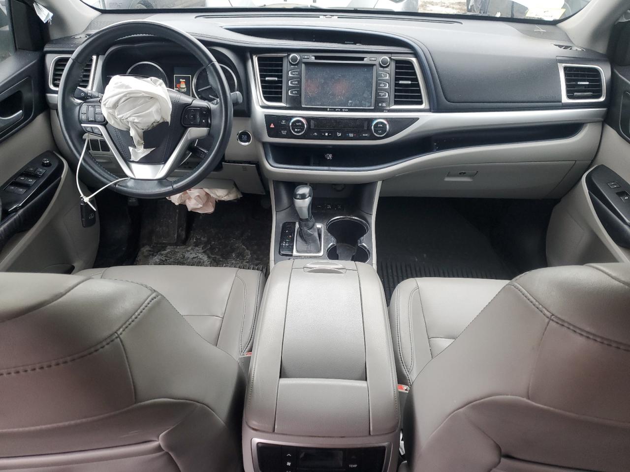 2016 Toyota Highlander - Image 8