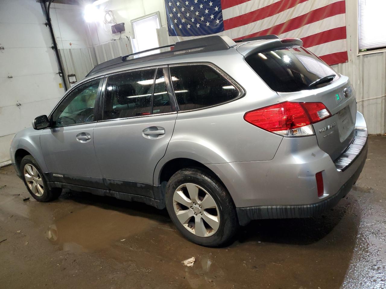 2012 Subaru Outback - Image 2