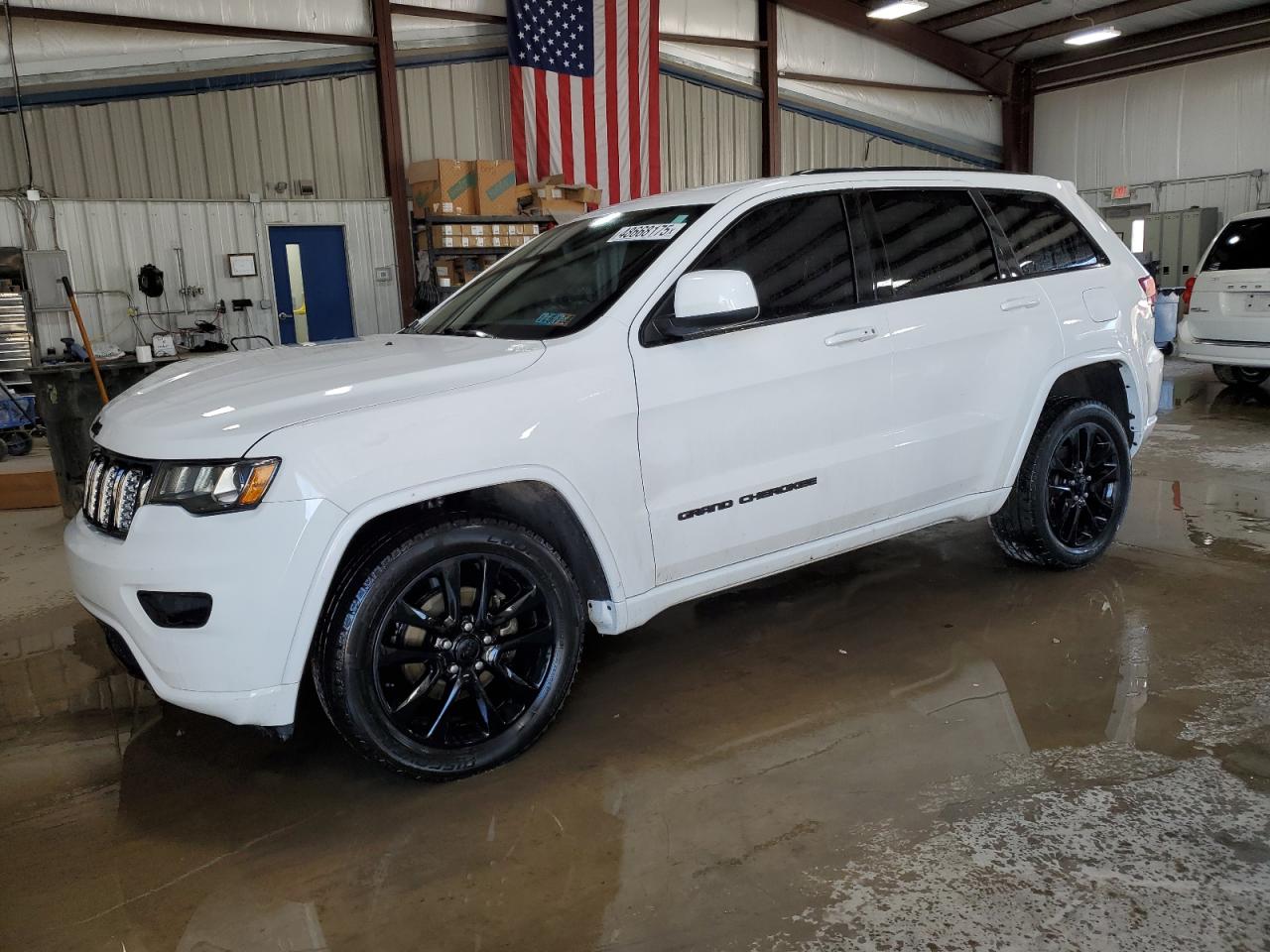 2017 Jeep Grand Cherokee - Image 1