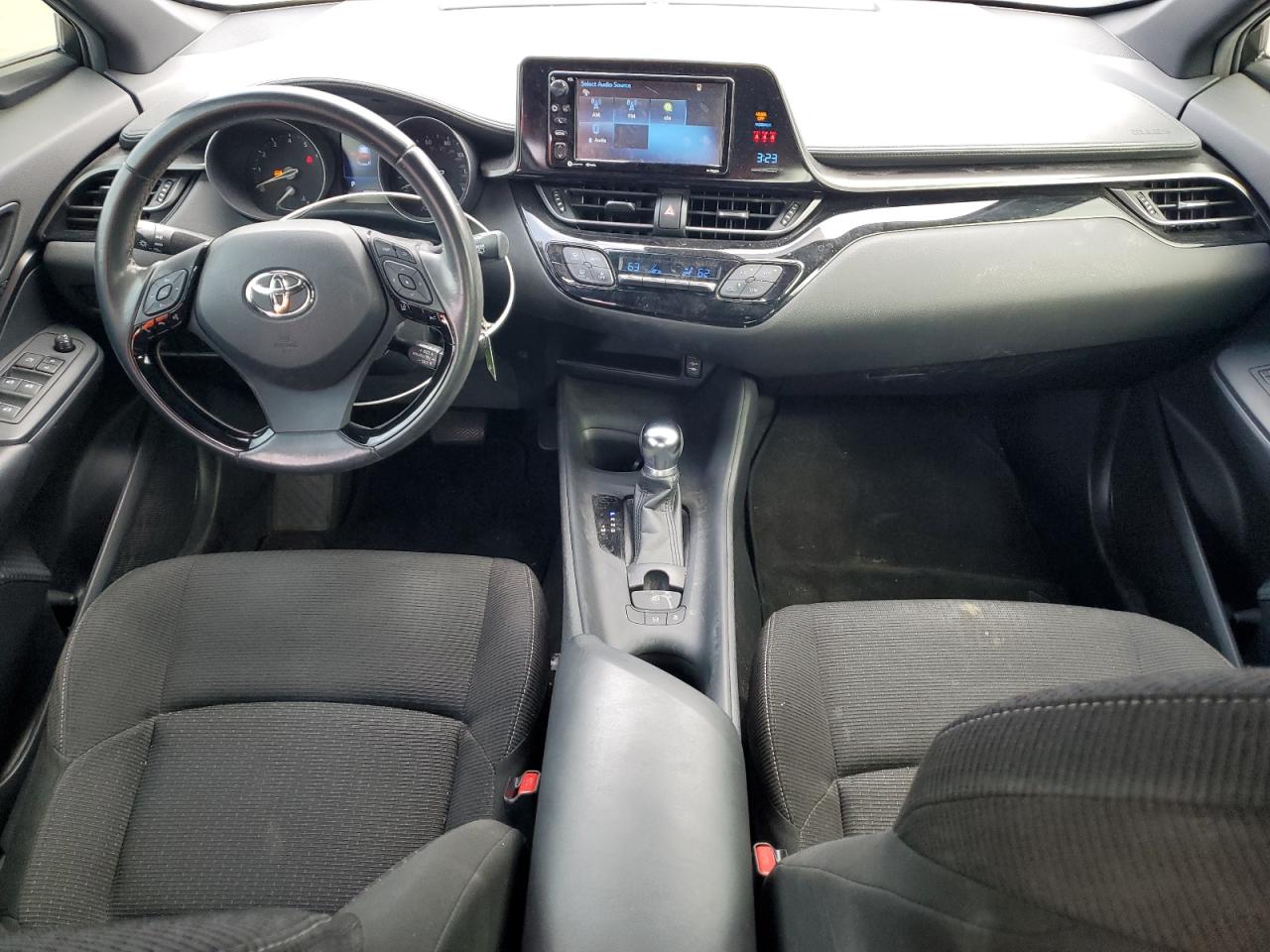 2018 Toyota C-HR - Image 8