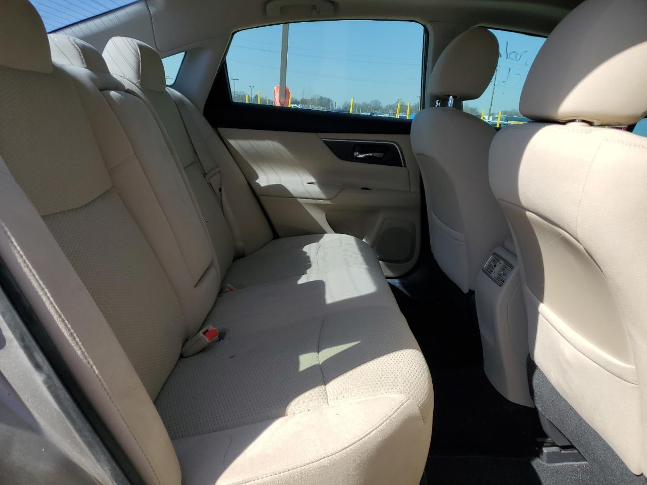 2015 Nissan Altima - Image 10
