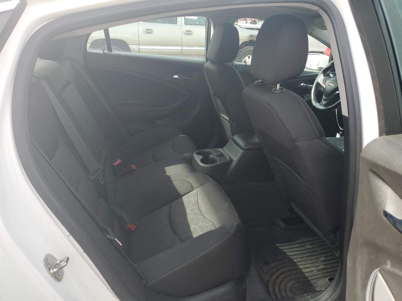 2018 Chevrolet Volt - Image 10