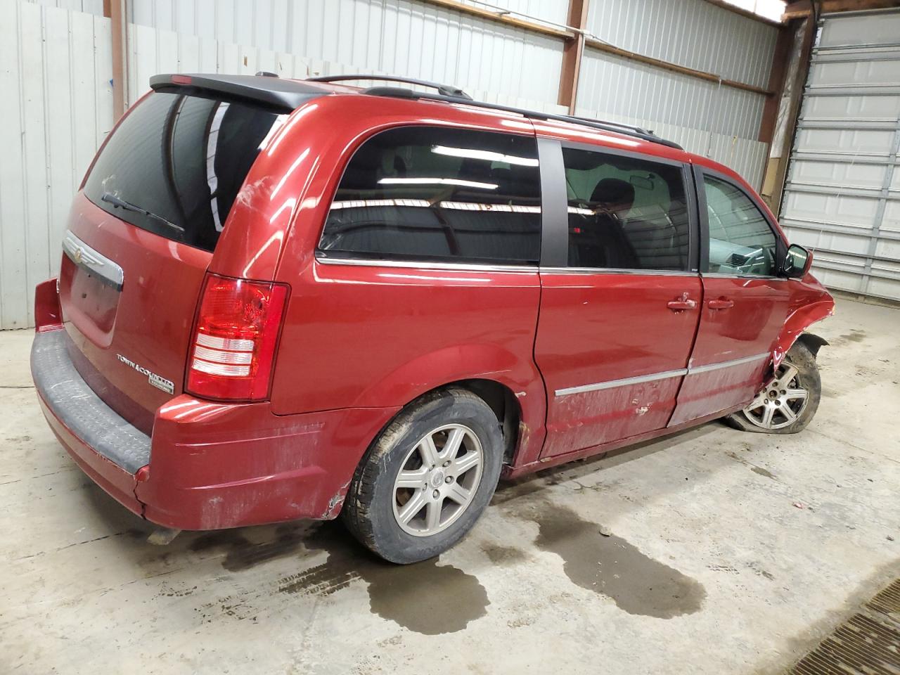 2010 Chrysler Town & Country - Image 3