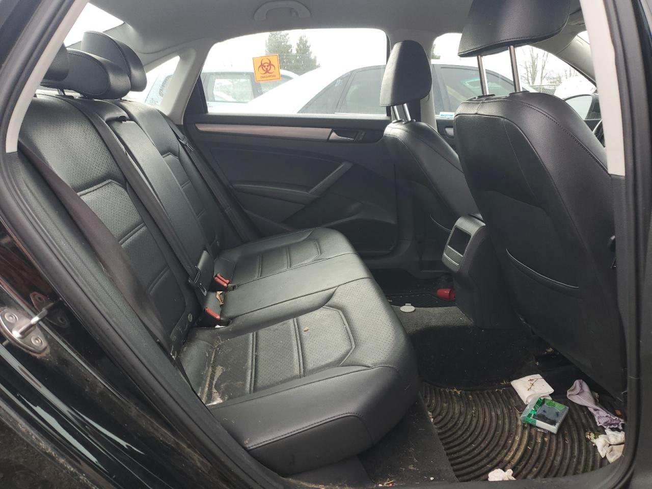 2015 Volkswagen Passat - Image 10