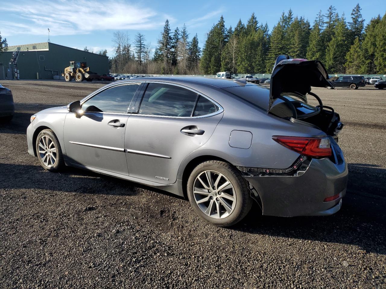 2018 Lexus ES - Image 2