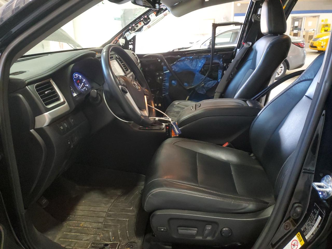 2017 Toyota Highlander - Image 7