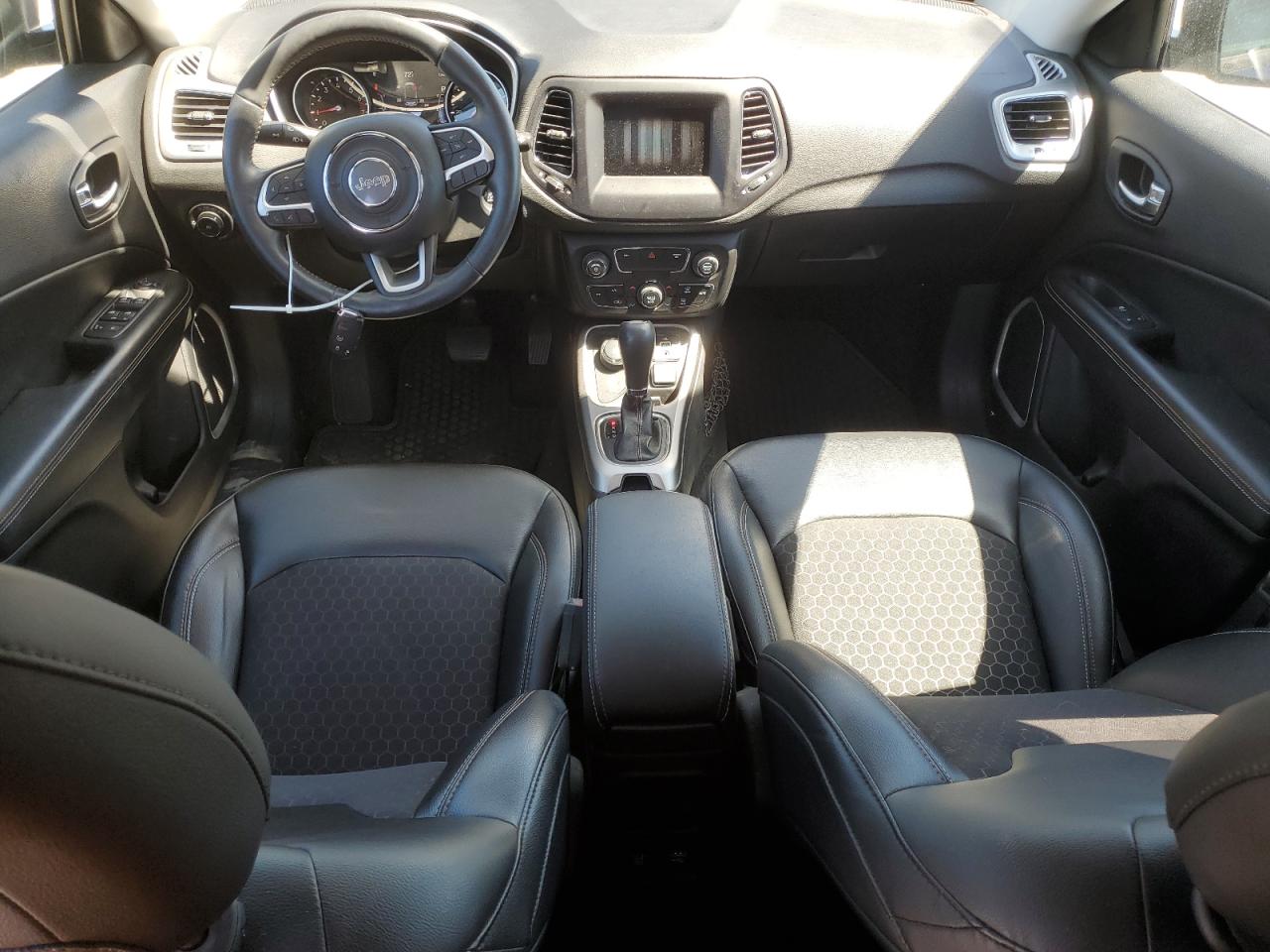 2018 Jeep Compass - Image 8