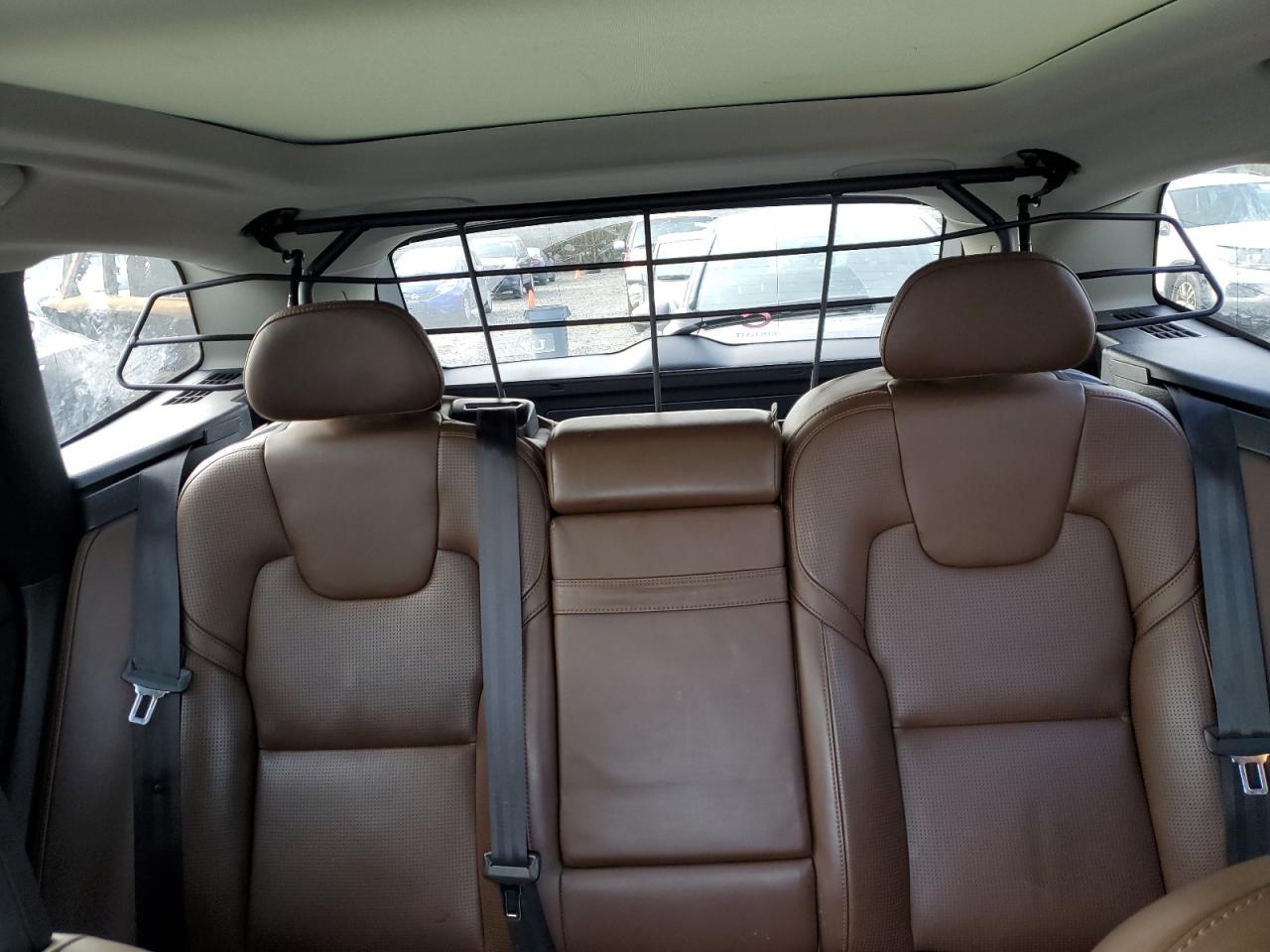 2019 Volvo XC60 - Image 10