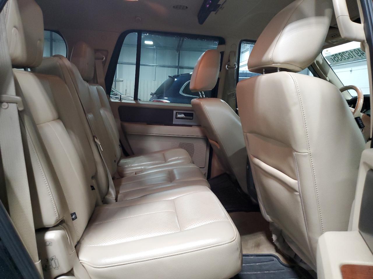 2010 Ford Expedition - Image 11