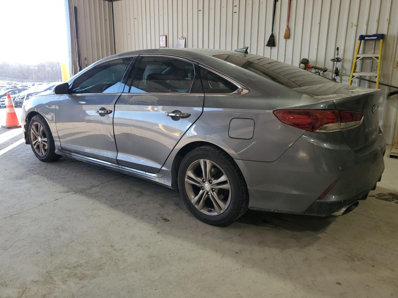 2018 Hyundai Sonata - Image 2