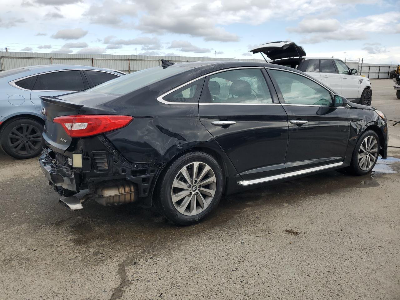 2015 Hyundai Sonata - Image 3