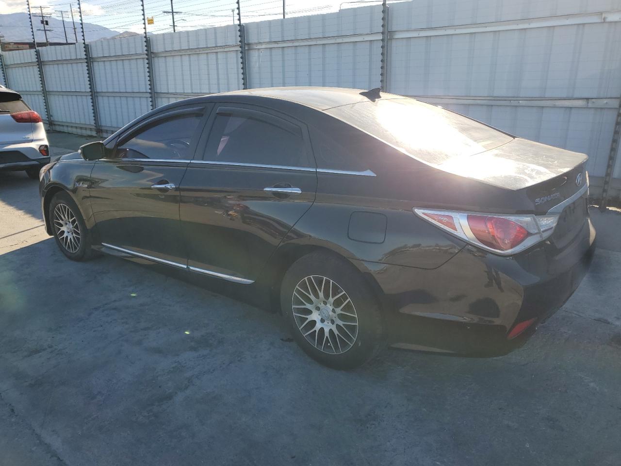 2012 Hyundai Sonata - Image 2