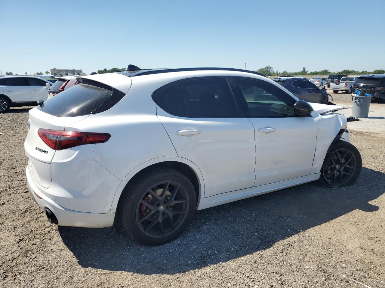2020 Alfa Romeo Stelvio - Image 3