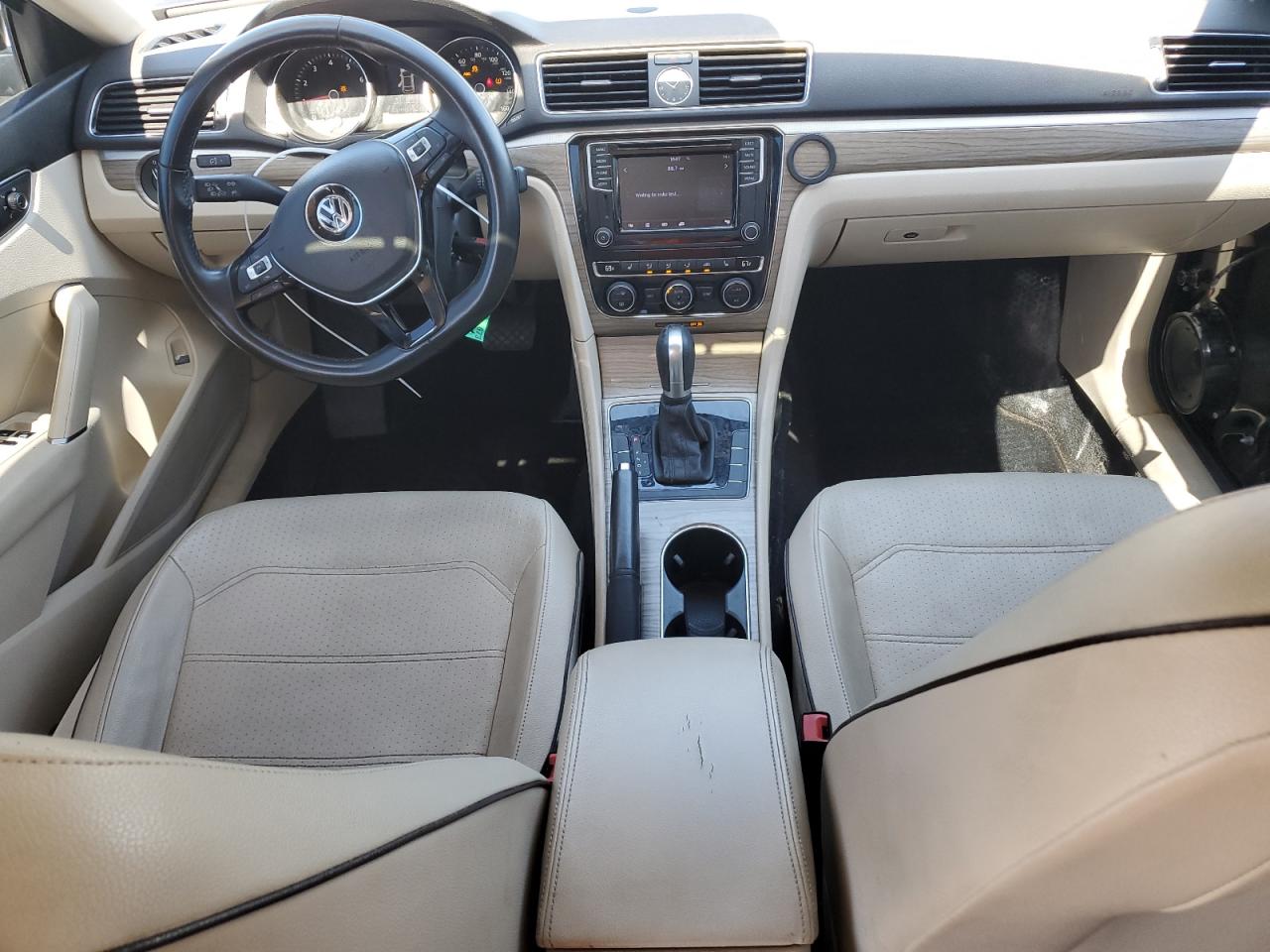 2016 Volkswagen Passat - Image 8