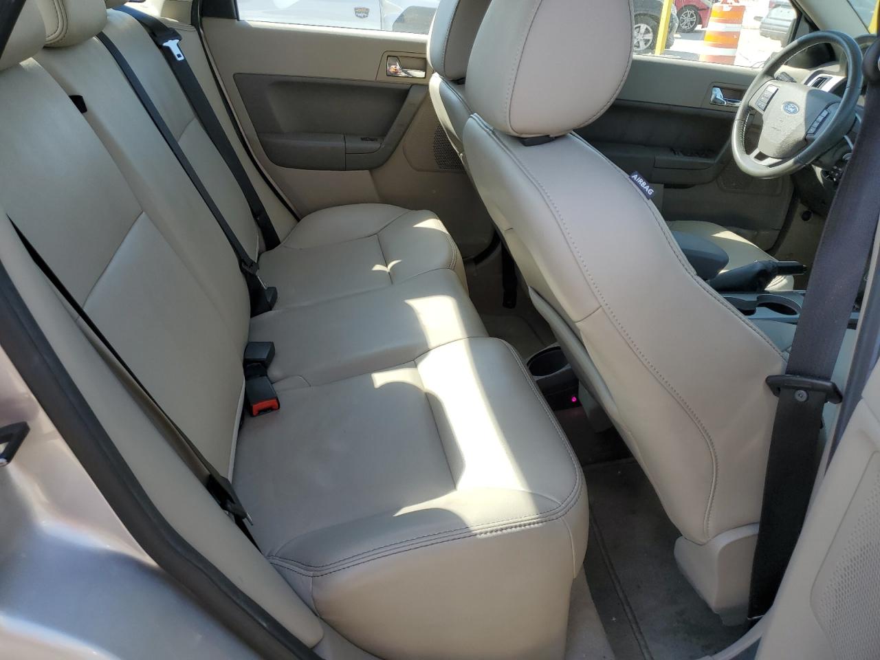 2010 Ford Focus - Image 10
