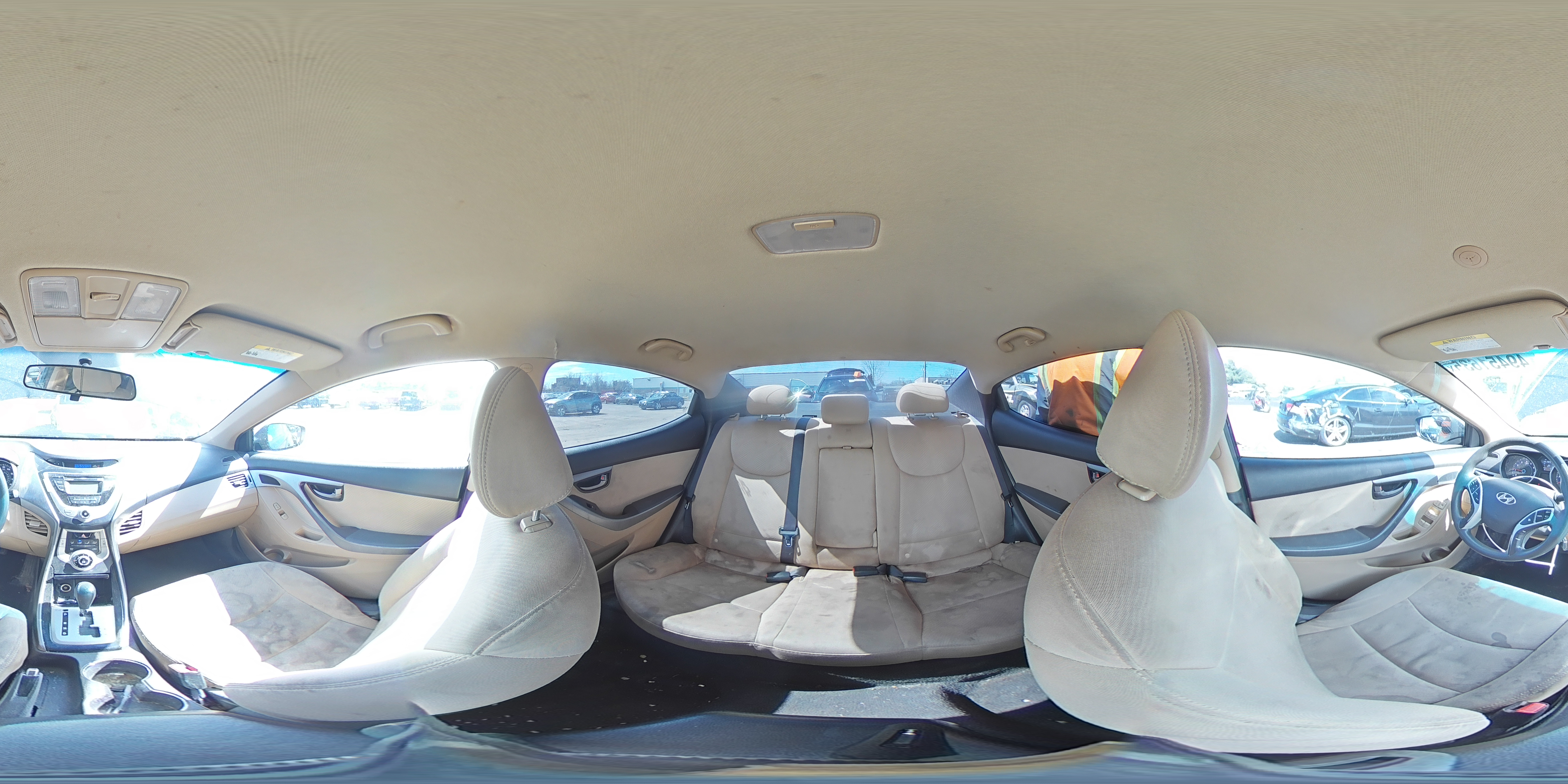 2012 Hyundai Elantra - Image 12
