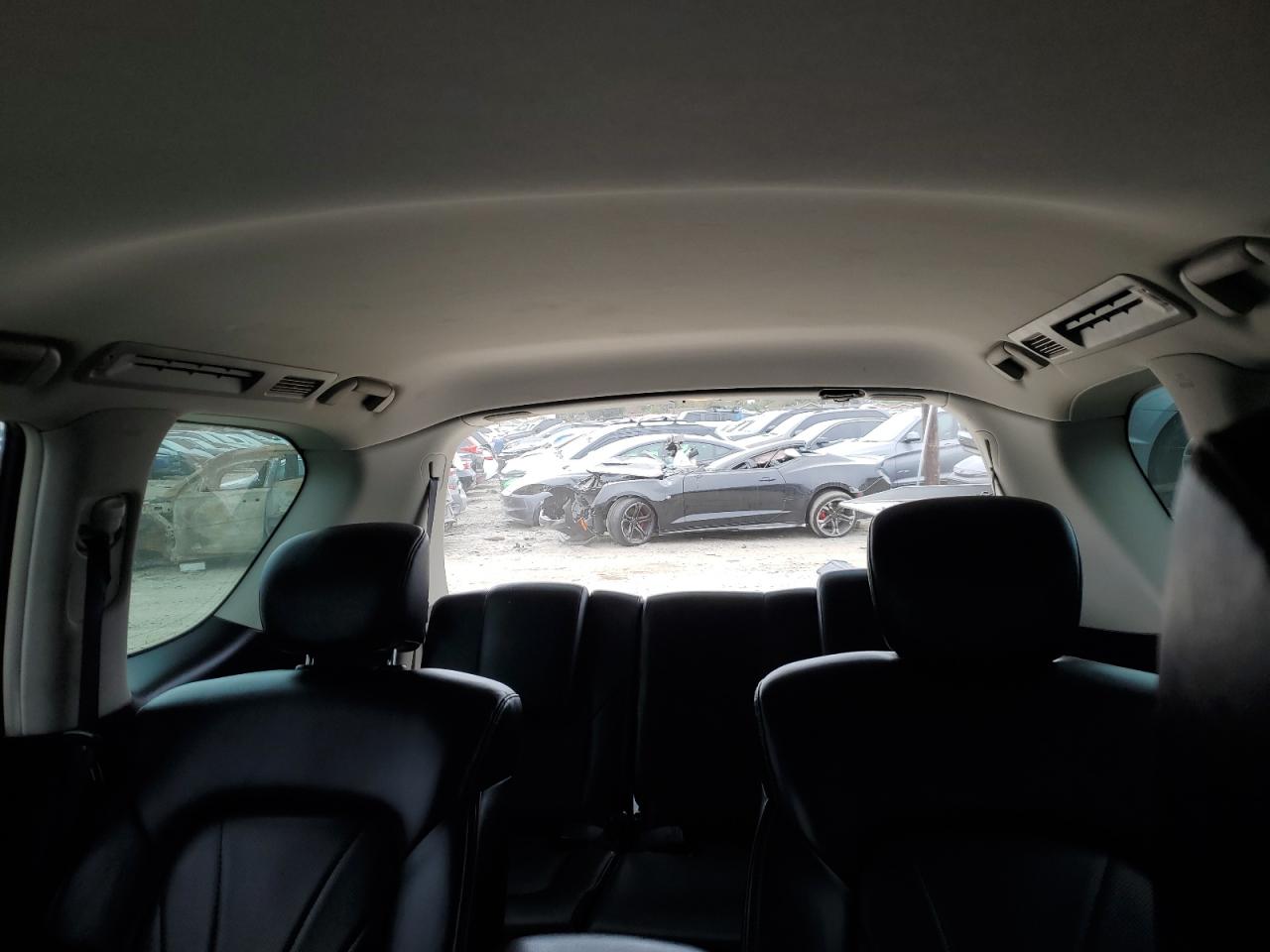 2017 Infiniti QX80 - Image 10