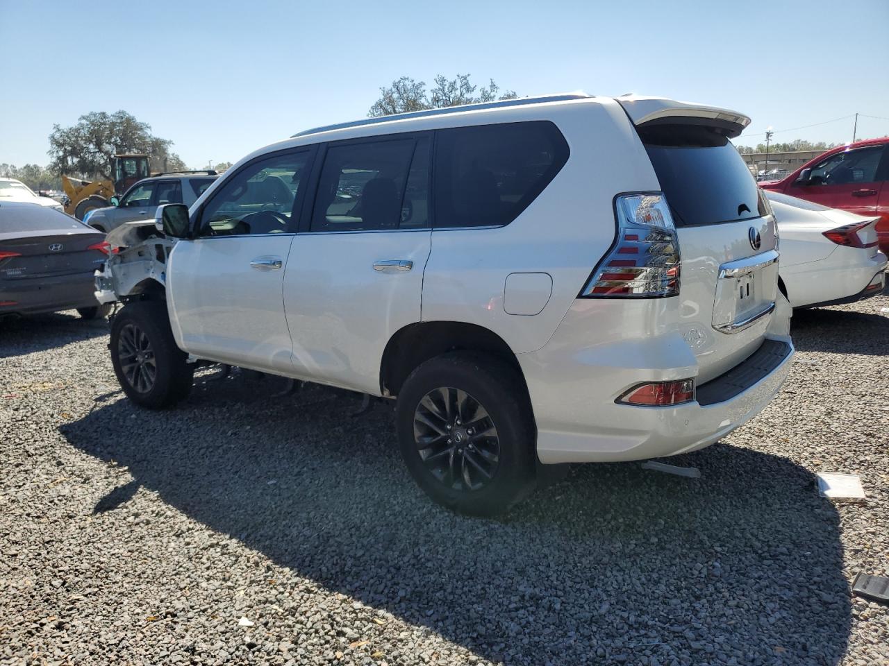 2023 Lexus GX - Image 2